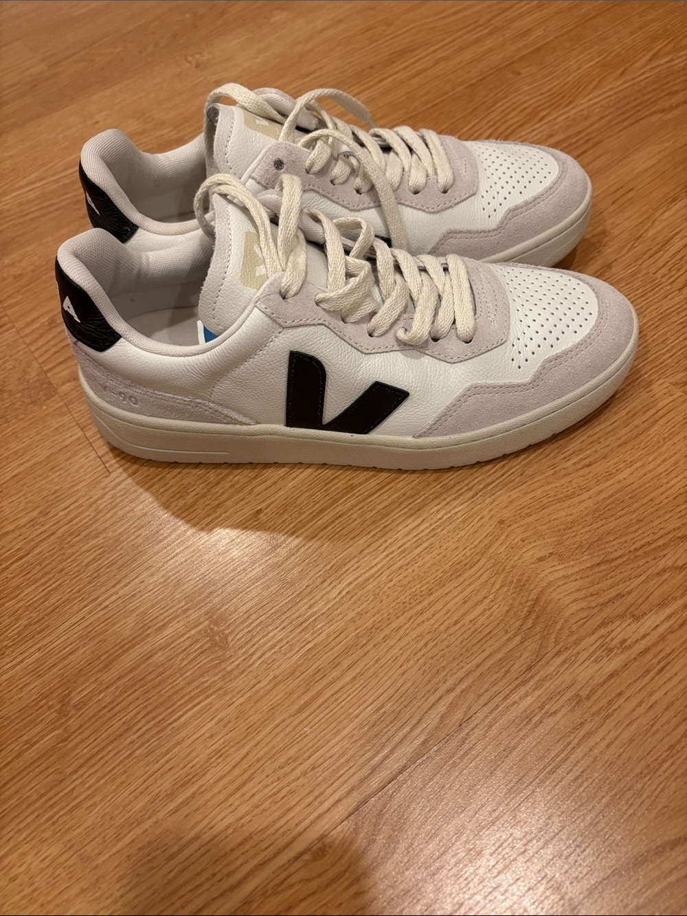 Veja Low-Top Sneakers in White and Black V-90